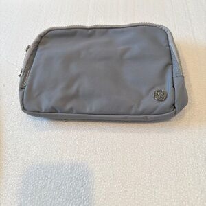 Belt Bag Gray  2L, NWOT